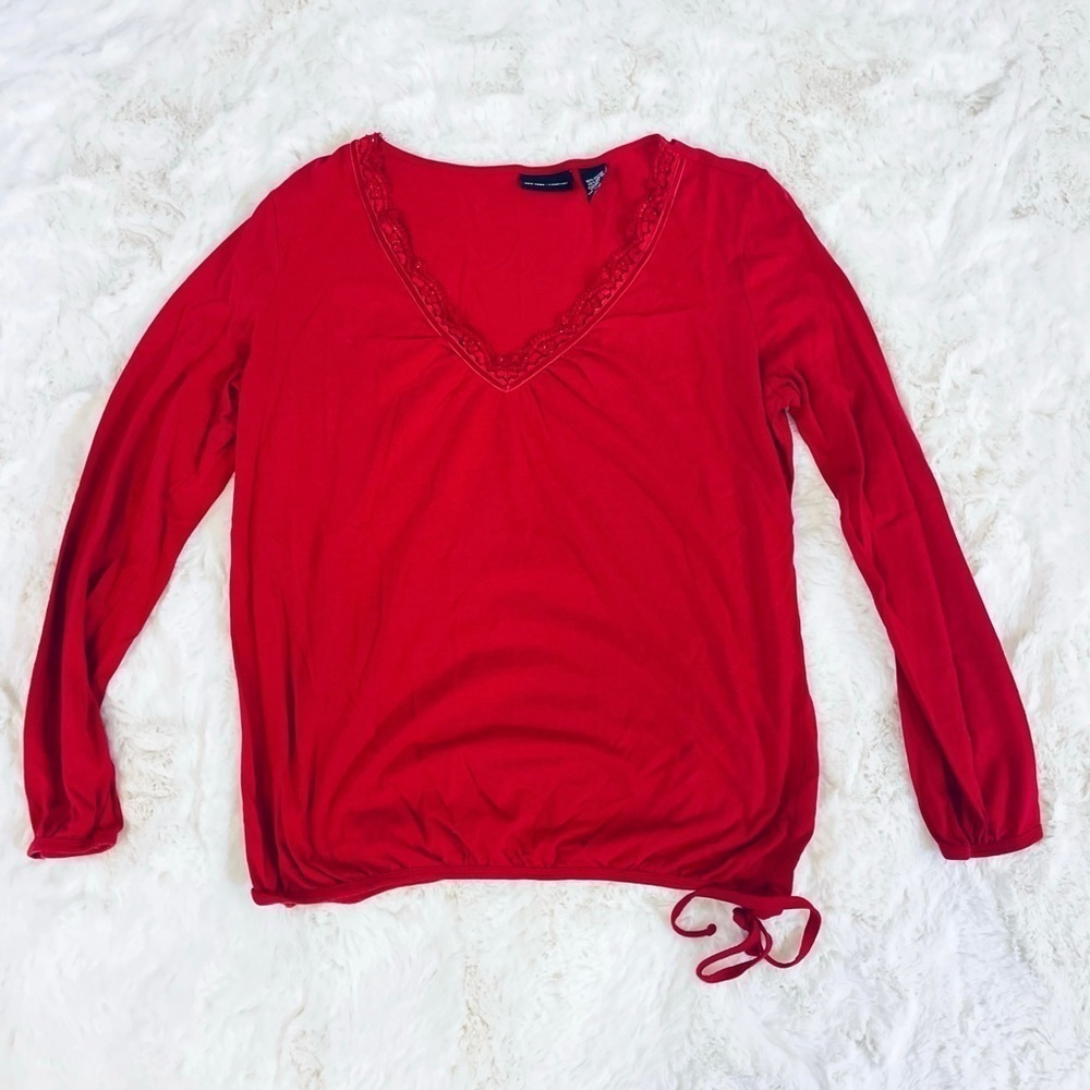 New York & Company Solid Red Lace Trim V-Neck Long Sleeve Top Size L